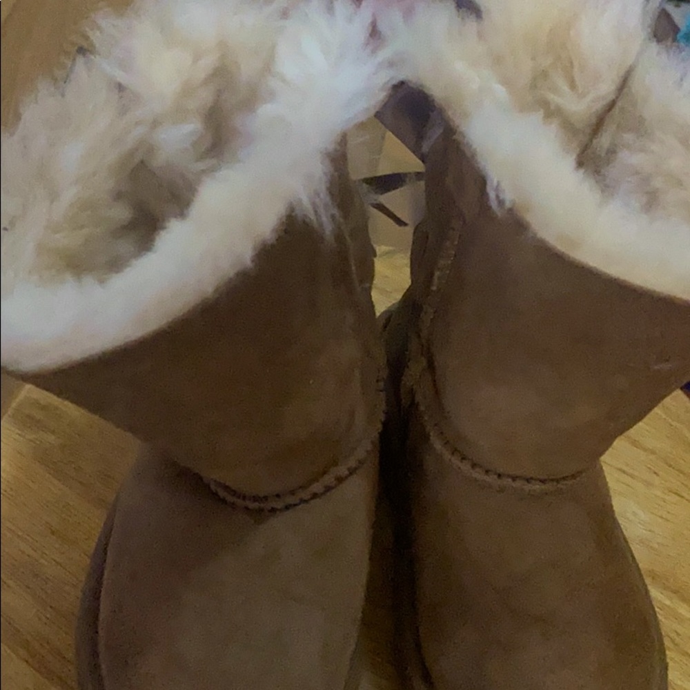 Ugg’s Toddler Girl Size 8